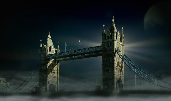 picture of London Bridge on a misty night